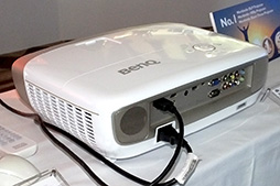 ���������꡼ No.007�Υ���ͥ������ / BenQ���顤������⡼�ɤ��������������������ץ���������3���ʤ��о졣��̥�ǥ�Ͽ��赬�ʡ�Rec.709�פ��б�