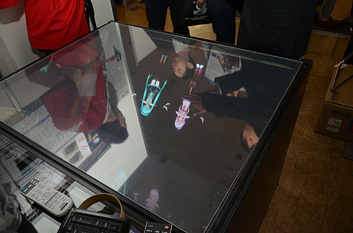 画像ギャラリー No.025のサムネイル画像 / 顔面タブレットやVRガリバートンネル体験から空中結像ディスプレイまで。SIGGRAPH ASIA 2015,Emerging Technologies展示セクションその他編