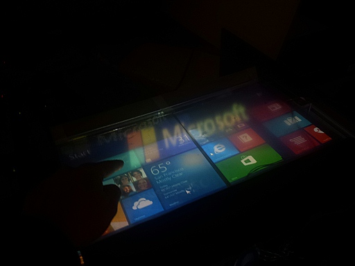 画像ギャラリー No.027のサムネイル画像 / 顔面タブレットやVRガリバートンネル体験から空中結像ディスプレイまで。SIGGRAPH ASIA 2015,Emerging Technologies展示セクションその他編