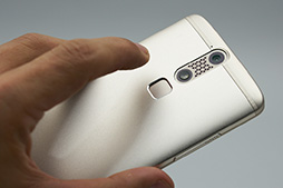 画像ギャラリー No.018のサムネイル画像 / 実勢価格約4万円のミドルクラススマートフォン「AXON mini」レビュー。3Dゲームは厳しいが良好な使い勝手は評価に値する