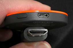 画像ギャラリー No.004のサムネイル画像 / スマートフォンのゲームを大画面テレビでプレイできる安価なワイヤレスデバイス「Chromecast」の新型が発売に