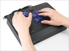 画像ギャラリー No.007のサムネイル画像 / ゲームテック,全4色のDUALSHOCK 4用カバーとPS4&PS3両対応のアーケードスティックを発売