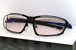 画像ギャラリー No.006のサムネイル画像 / 国産ゲーマー向け眼鏡「G-SQUARE」にFPS向けと格闘ゲーム向けの新レンズが登場。普段使いにも適した新フレームも来年に