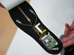 ���ޥۤ䥲����ѥåɤ��鷤�Υ��󥽡���ˤޤ���¢�� ���������Ӥ˻Ȥ��륻�󥵡��ǥХ������CEATEC JAPAN 2016�פǥ����å�