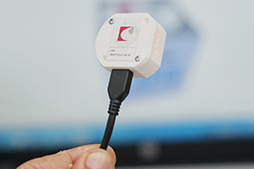 スマホやゲームパッドから靴のインソールにまで内蔵 ゲーム用途に使えるセンサーデバイスを Ceatec Japan 16 でチェック