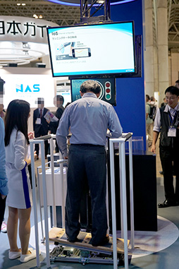 ���������꡼ No.006�Υ���ͥ������ / ���ޥۤ䥲����ѥåɤ��鷤�Υ��󥽡���ˤޤ���¢�� ���������Ӥ˻Ȥ��륻�󥵡��ǥХ������CEATEC JAPAN 2016�פǥ����å�