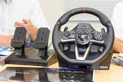 HORIのステアリングコントローラ「Racing Wheel Apex」はリアルさでは 