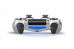 画像ギャラリー No.008のサムネイル画像 / DUALSHOCK 4に初のメタリックカラーが登場。「ゴールド」と「シルバー」が12月15日に発売
