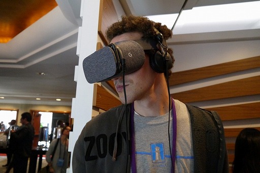 画像ギャラリー No.005のサムネイル画像 / 「Daydream View」の実機を一足早く体験。J.K.ローリング氏監修の「Fantastic Beasts and Where to Find Them」は従来のモバイルVRを超えた美しさに