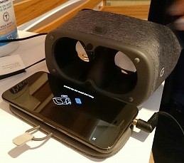 画像ギャラリー No.008のサムネイル画像 / 「Daydream View」の実機を一足早く体験。J.K.ローリング氏監修の「Fantastic Beasts and Where to Find Them」は従来のモバイルVRを超えた美しさに