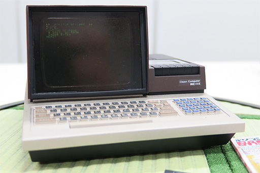 画像集#004のサムネイル/往年のマイコン「MZ-80C」が手のひらサイズで蘇る！ 「PasocomMini」の実機に触れてみた