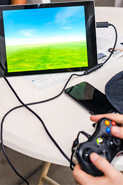 ꡼ No.011Υͥ / TGS 2017ϡMONSTER HUNTER: WORLDפѤޥϤΥɵѡViRealפϡϥ˲⤿餹ΤȯԤʹ