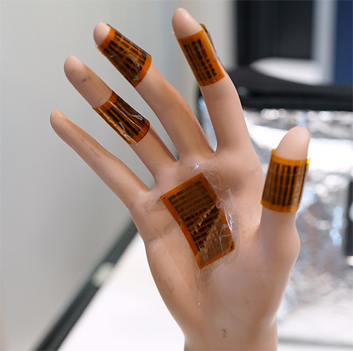 画像ギャラリー No.006のサムネイル画像 / 次に来るフィードバック技術は「温度」? VR用途に使える温覚&触覚技術をCEATEC 2017で体験してみた