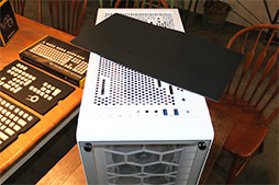 画像ギャラリー No.005のサムネイル画像 / Corsair,白い筐体のミドルタワーPCケースや新型簡易液冷クーラーなど,世界初公開の新製品を披露