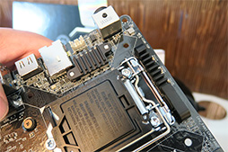 ꡼ No.009 | CES 2018顤Core XRyzen ThreadripperбMicroATXޥܡ2ʤASRockϪ