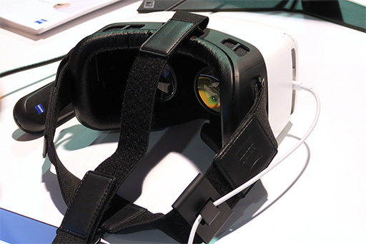 ꡼ No.008 | CES 2018ϥޡȥեPCѤSteamVRץư!? ˡZEISSVRVR ONE ConnectפƤߤ