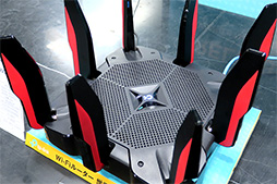 ꡼ No.004 | TP-Linkޡ̵LAN롼Archer C5400Xפ4ܤ˹ȯ䡣Broadcomץåˤǽι⤵򥢥ԡ