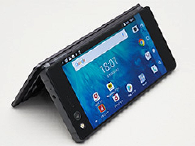 ドコモから発売の2画面スマートフォン「M Z-01K」をテスト。クセの強い ドコモから発売の2画面スマートフォン「M Z-01K」をテスト。クセの強い