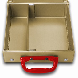 画像ギャラリー No.002のサムネイル画像 / 「ニンテンドークラシックミニ ファミリーコンピュータ」と付属品一式を収納するためのケースが発売。取っ手付き