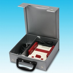 画像ギャラリー No.006のサムネイル画像 / 「ニンテンドークラシックミニ ファミリーコンピュータ」と付属品一式を収納するためのケースが発売。取っ手付き