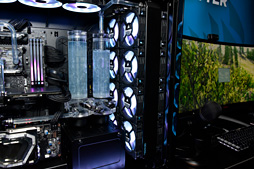 ꡼ No.003 | COMPUTEXΤǽ30kgѤۿ2ΥޥܡɤܤĶ緿Υȥ꡼ޡPCCorsairʵ