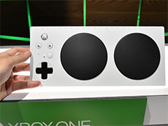 ［E3 2018］体に障害がある人のゲームプレイをサポートする新型コントローラ「Xbox Adaptive Controller」では何ができるのか