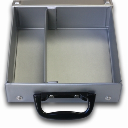 画像ギャラリー No.004のサムネイル画像 / ミニファミコンとACアダプターをまとめて収納できるケースが発売に