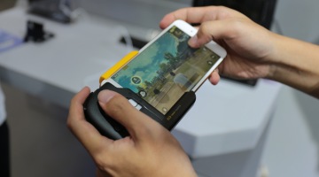 ［CJ2018］スマホでマウスとキーボード？　中国最新スマホ用ゲームコントローラ事情