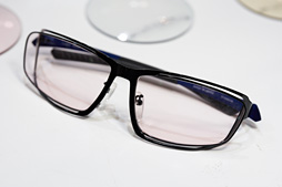 画像ギャラリー No.020のサムネイル画像 / 「ゲーマー向けメガネ」はこれからどれくらい出てくるのか。国際メガネ展を歩く