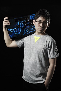 画像ギャラリー No.003のサムネイル画像 / 名古屋の「TEAM GRAPHT eSPORTS PRO GEAR STORE」が開店1周年イベントを12月8〜9日に開催。特価品セールや格ゲー大会の予定あり