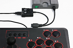 画像ギャラリー No.003のサムネイル画像 / 発売の遅れていたPCエンジン&メガドラでPS4&PS3用ゲームパッドを使える変換アダプターが5月21日に発売