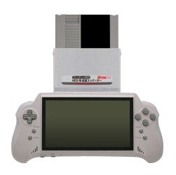 画像ギャラリー No.002のサムネイル画像 / 携帯ゲーム機型スーファミ互換機で海外版ファミコン用カセットをプレイ可能にするコンバーターが発売に