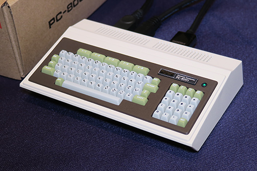 PC-8001」を再現した超小型PC「PasocomMini PC-8001」が正式発表。500