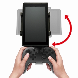 画像ギャラリー No.006のサムネイル画像 / コロンバスサークル,Switch Proコンの上にSwitch&Switch Liteを取り付けられるアダプターを発売。Switch Lite用カバーの新色も登場