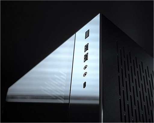 画像ギャラリー No.002のサムネイル画像 / 前面と側面を鏡面加工したLian Li製のE-ATX対応ゲーマー向けPCケースが発売に