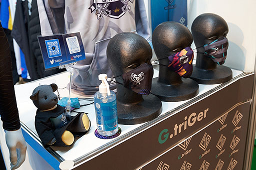 画像ギャラリー No.008のサムネイル画像 / プロチームはもちろん,ゲーマー個人でも作れるオーダーメイドのキーボードやユニフォームをeスポーツ関連展示会で見てきた