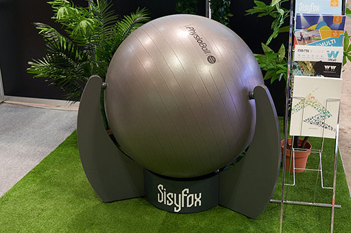 画像ギャラリー No.012のサムネイル画像 / プロチームはもちろん,ゲーマー個人でも作れるオーダーメイドのキーボードやユニフォームをeスポーツ関連展示会で見てきた