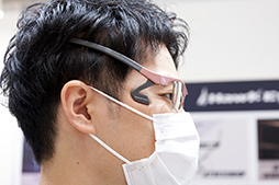 画像ギャラリー No.007のサムネイル画像 / 国際メガネ展「IOFT 2021」で,鼻当てのないゲーマー向けメガネとセンサー内蔵スマートグラスがゲーマーにお勧め