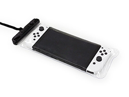 画像ギャラリー No.001のサムネイル画像 / Joy-Conを装着したまま収納できるSwitch&Switch Lite用防水ケースが発売