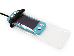 画像ギャラリー No.002のサムネイル画像 / Joy-Conを装着したまま収納できるSwitch&Switch Lite用防水ケースが発売
