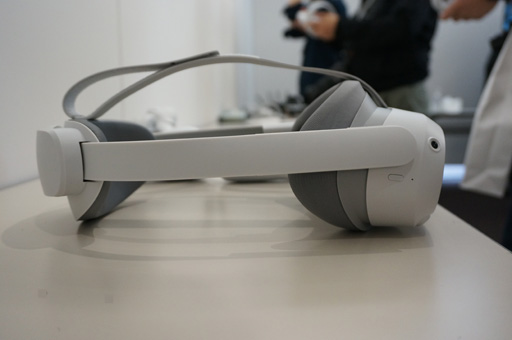 画像ギャラリー No.003のサムネイル画像 / PCでも単体でも使える軽量VR HMD「Pico 4」の予約受付がスタート。パンケーキ型レンズ採用による小型化で装着しやすい