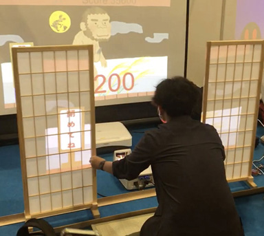 画像ギャラリー No.007のサムネイル画像 / コーラや黒板消しでゲームをプレイ。ちょっと変わったコントローラを体験できるイベント「make.ctrl.Japan4」が10月29日と30日に開催