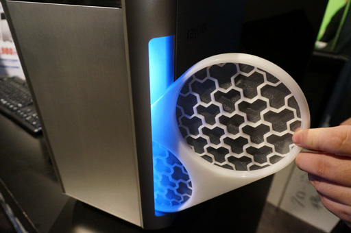 ���������꡼ No.011�Υ���ͥ������ / �����ɥ������֡��ȼ�����PC����������Ѥ������ꥨ����������PC��raytrek 4C�פ�ȯɽ