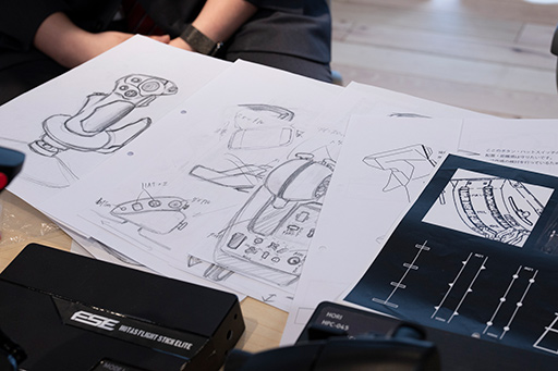 画像ギャラリー No.018のサムネイル画像 / ホリと「War Thunder」が本気で作った本格派フライトスティック「HOTAS Flight Control System」が12月に発売