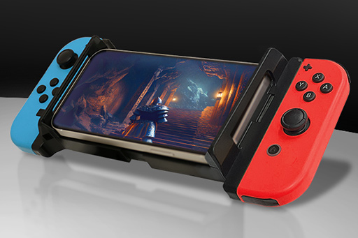 画像ギャラリー No.002のサムネイル画像 / スマホの左右にJoy-Conを取り付けられるマウントパーツが7月上旬に発売。Switch感覚でスマホゲームをプレイできる