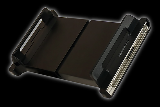 画像ギャラリー No.003のサムネイル画像 / スマホの左右にJoy-Conを取り付けられるマウントパーツが7月上旬に発売。Switch感覚でスマホゲームをプレイできる