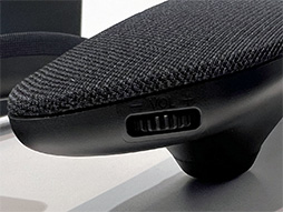 画像ギャラリー No.009のサムネイル画像 / ワイヤレスで使えるサラウンドネックバンドスピーカー「SC-GNW10」がパナソニックから11月発売