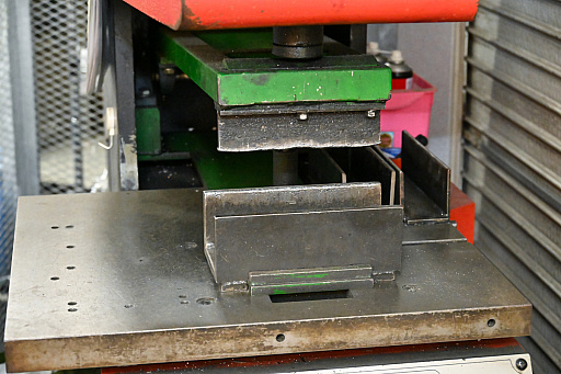 画像ギャラリー No.007のサムネイル画像 / 「PC 捨てたい 方法」。いろいろな捨て方を学んだ結果,かつての相棒の心臓がパソコンファームで“V字破壊”されたEND