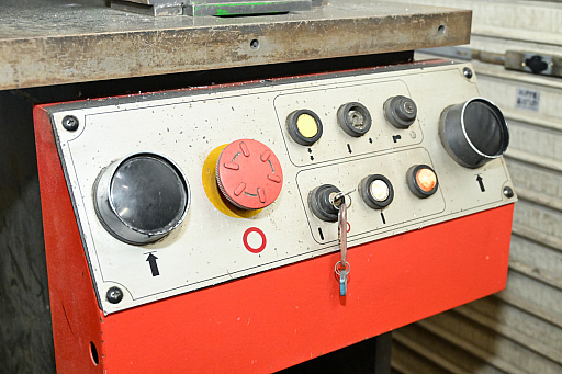 画像ギャラリー No.008のサムネイル画像 / 「PC 捨てたい 方法」。いろいろな捨て方を学んだ結果,かつての相棒の心臓がパソコンファームで“V字破壊”されたEND