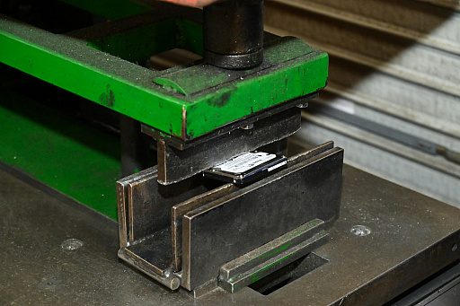 画像ギャラリー No.011のサムネイル画像 / 「PC 捨てたい 方法」。いろいろな捨て方を学んだ結果,かつての相棒の心臓がパソコンファームで“V字破壊”されたEND